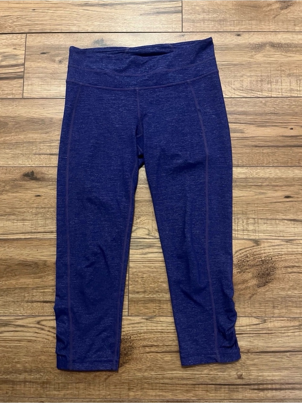 Athleta Heathered Purple Ruched Capri Leggings XS